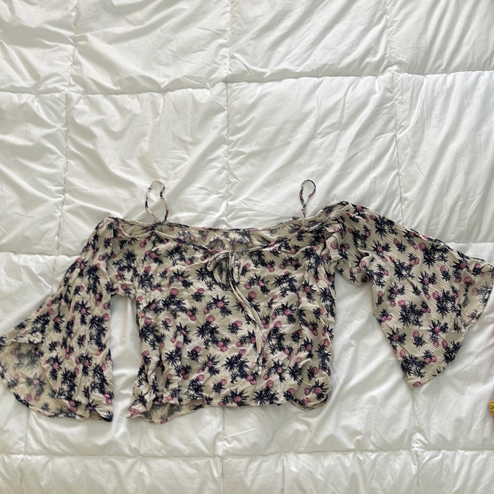 Boutique Off the Shoulder Floral Blouse